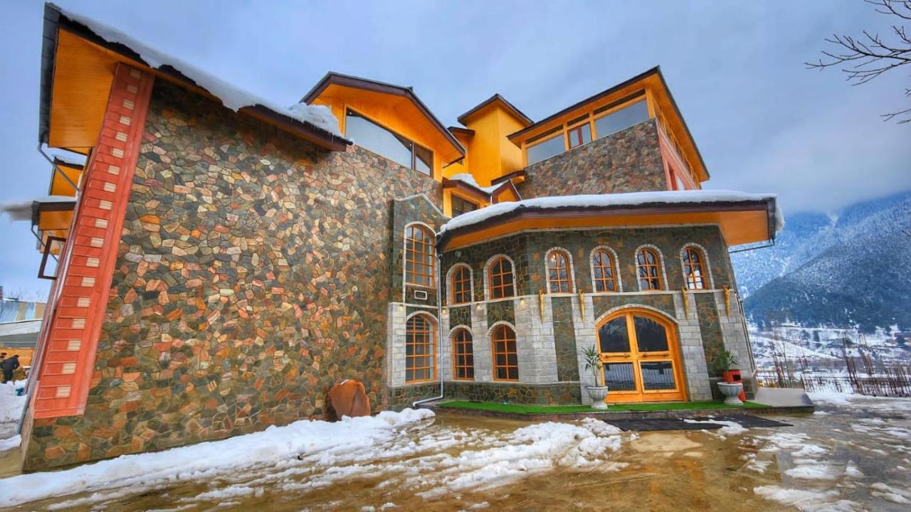 The Walnut Creek Pahalgam Hotel Exterior foto