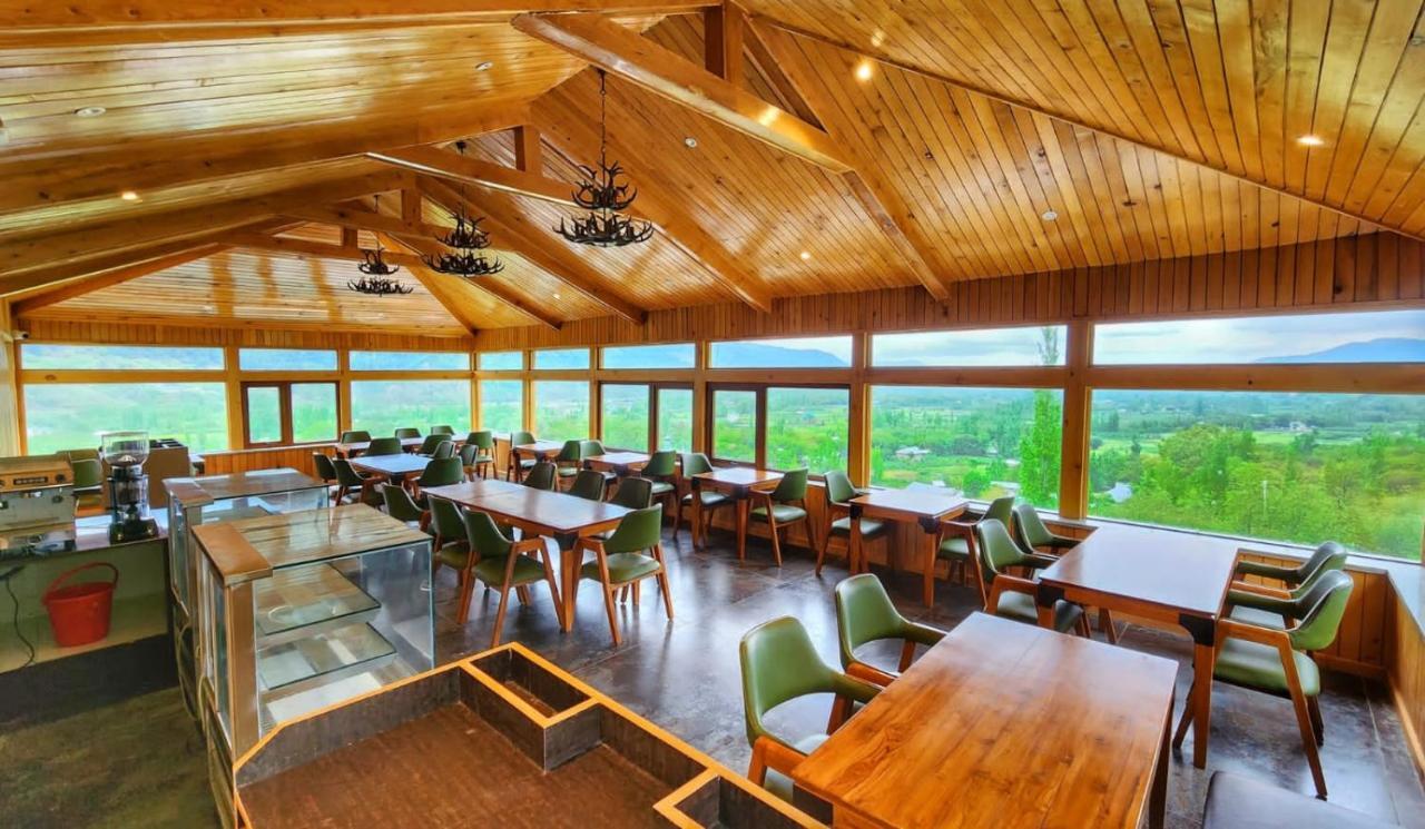 The Walnut Creek Pahalgam Hotel Exterior foto