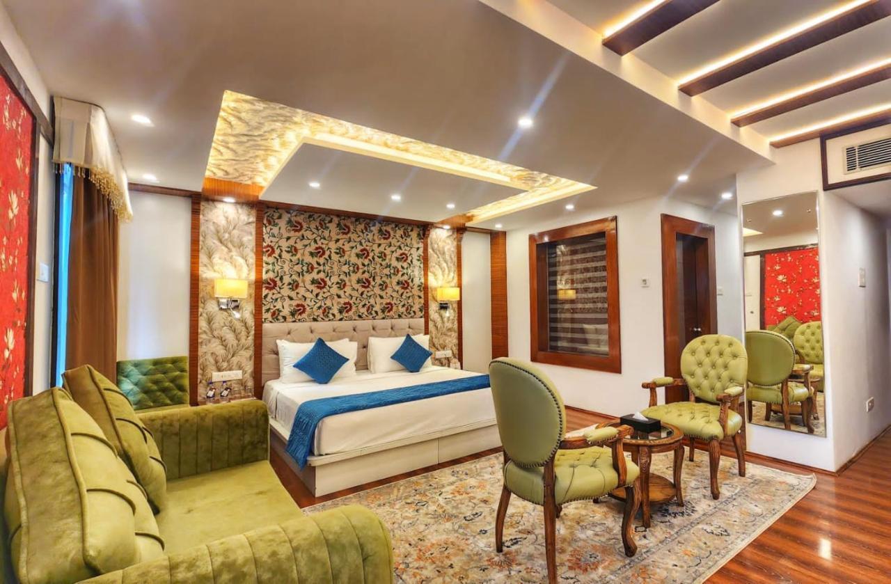 The Walnut Creek Pahalgam Hotel Exterior foto