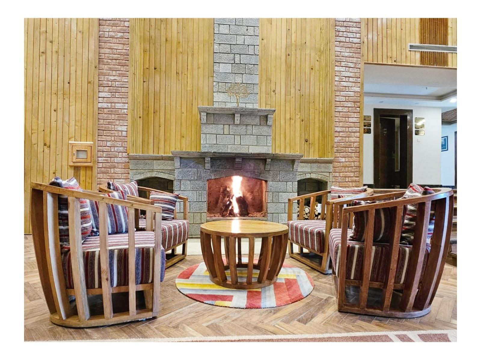 The Walnut Creek Pahalgam Hotel Exterior foto